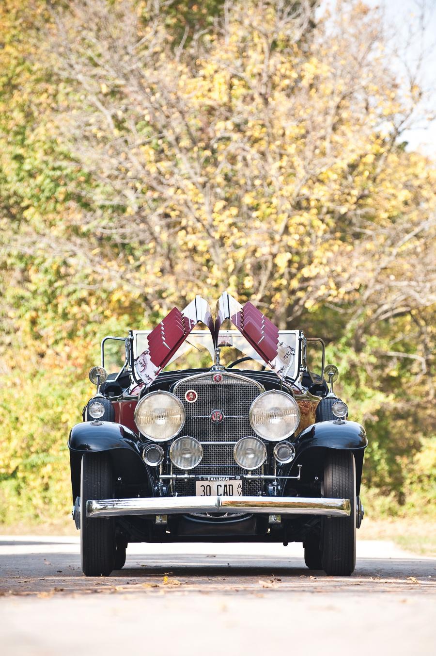  Cadillac Sixteen Roadster by Fleetwood 1930 года  (фото 4 из 19)